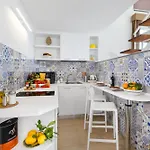 Oda ve Kahvaltı Eterea Charming 4*