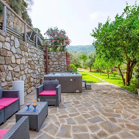 Eterea Charming Bed & Breakfast 4*