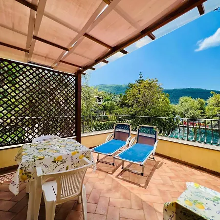 Alojamento de Acomodação e Pequeno-almoço Eterea Charming Sorrento