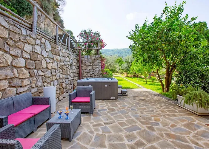 Eterea Charming Bed & Breakfast 4*